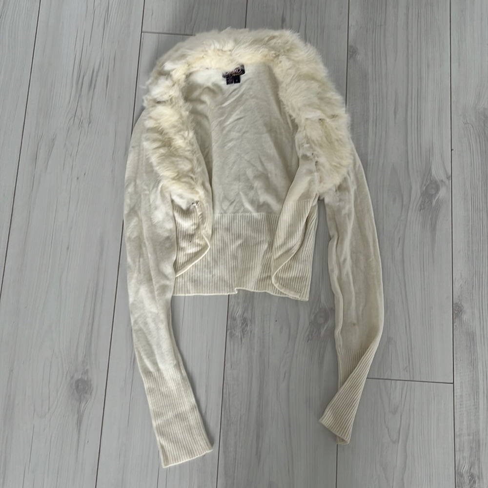 Guess jacket so cute, look like a doll rabbit fur puff lining and cream.